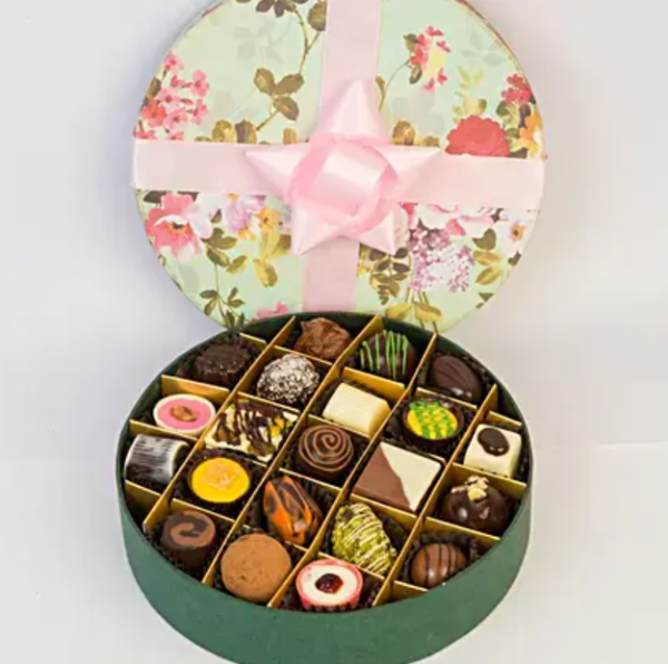 Delectable Chocolates In Floral Box- 21 Pcs